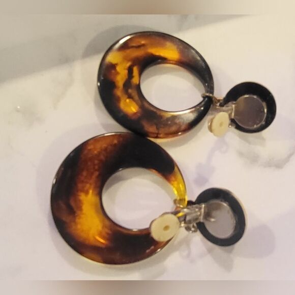 Vintage Oversized Faux Amber Clip ons - Picture 7 of 12